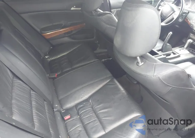 1HGCP2F82BA080515: 42738047