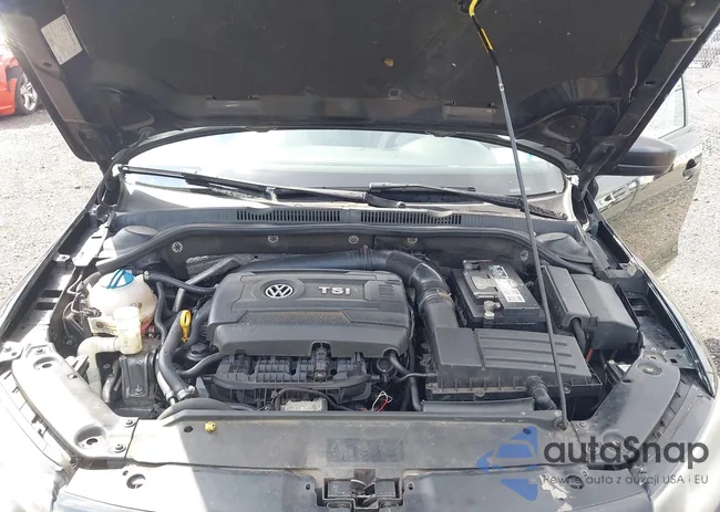 3VWD17AJ1GM391453: 42739146