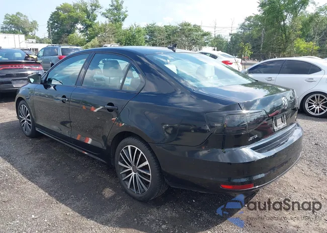 3VWD17AJ1GM391453: 42739146