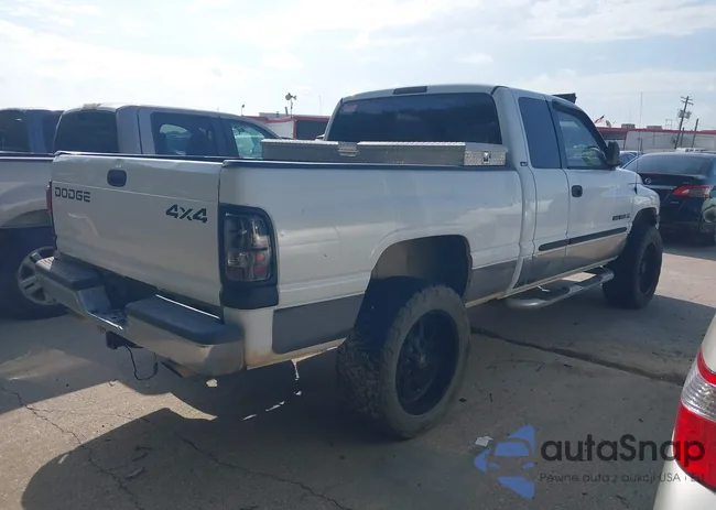 1B7HF13ZX1J575395: 42739149