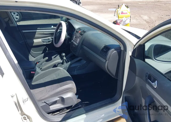 3VWJM71K28M172957: 42739151