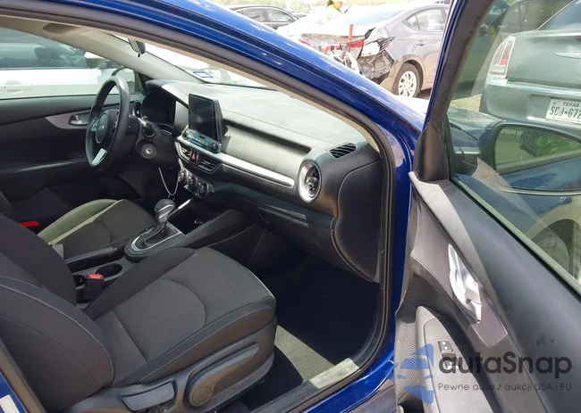 3KPF24AD4PE683738: 42739181