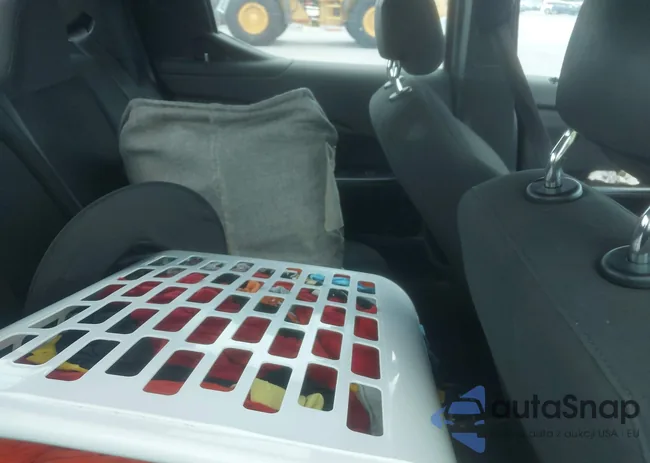 1C3CDZAG3EN218871: 42739270