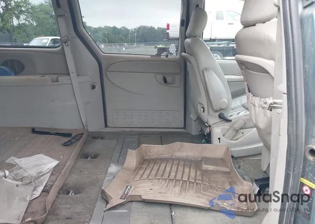 2C8GP54L25R601479: 42739648