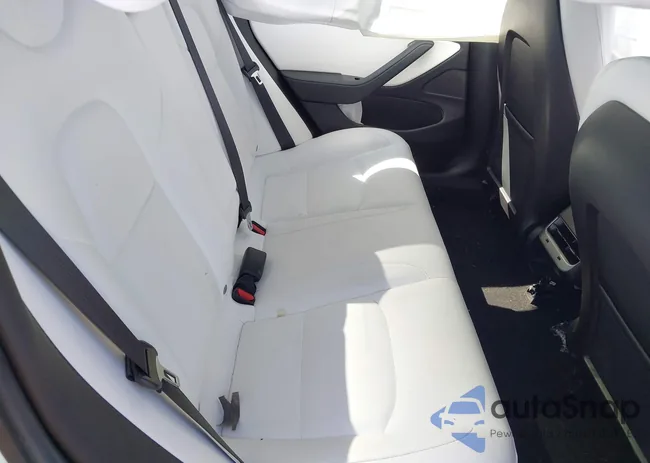 5YJ3E1EB2KF421429: 42738903