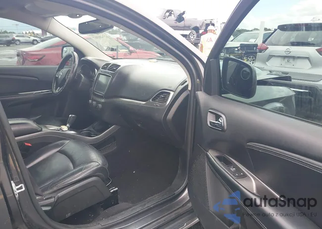 3C4PDCGB0GT106974: 42740587