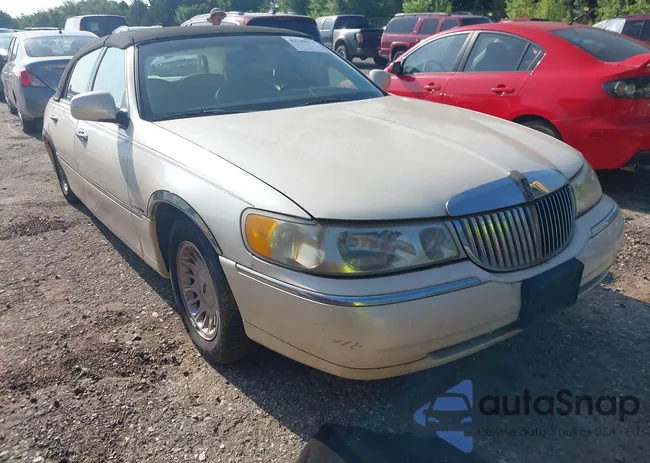 1LNFM83W1WY681353: 42740074