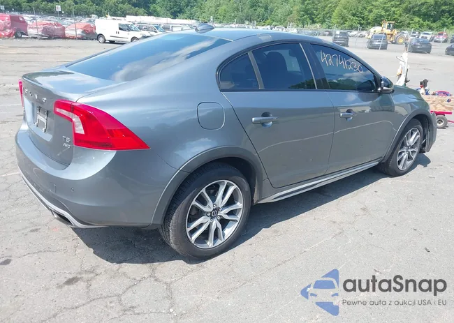 YV4612UM6G2000404: 42741230