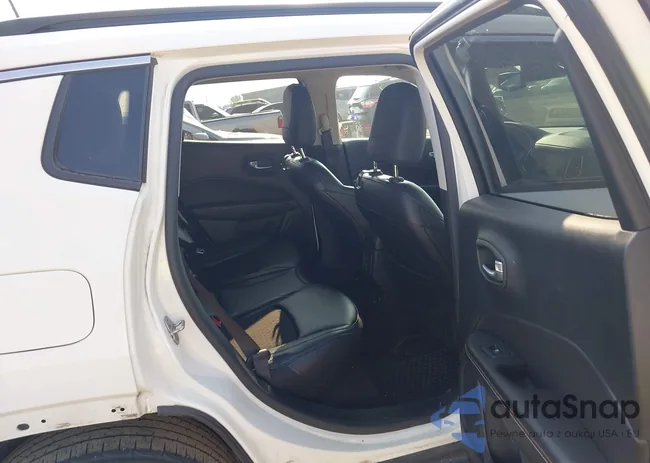 3C4NJDBB8LT222138: 42741638