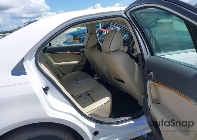 3LNHL2GC6BR760941: 42742212