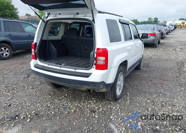 1C4NJRBB7FD102600: 42742352