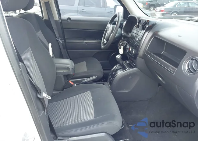 1C4NJRBB7FD102600: 42742352