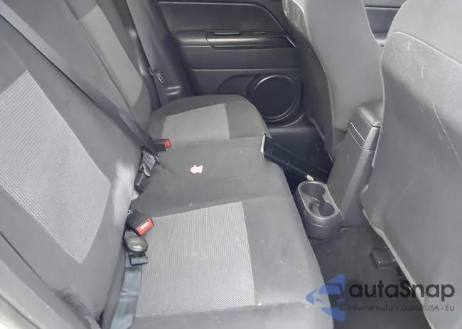 1C4NJRBB7FD102600: 42742352