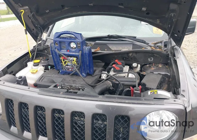 1C4NJRFB3HD159132: 42742611