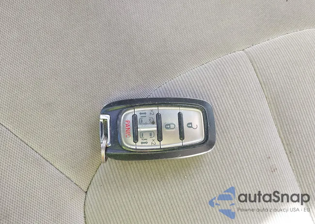 2C4RC1DG7HR561440: 42742692