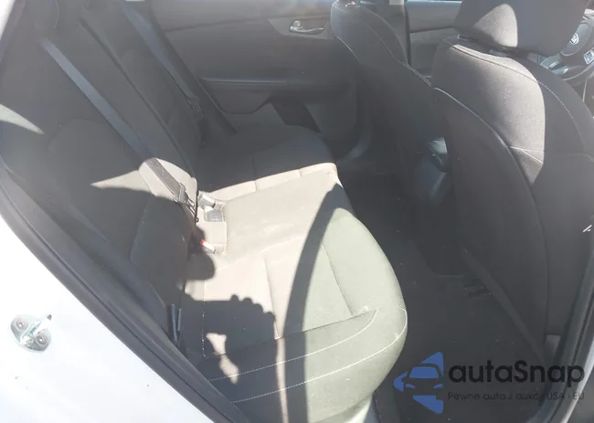 3KPF24AD4ME335837: 42741750