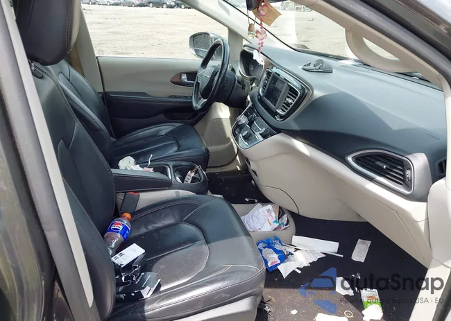 2C4RC1BG8JR128864: 42741800