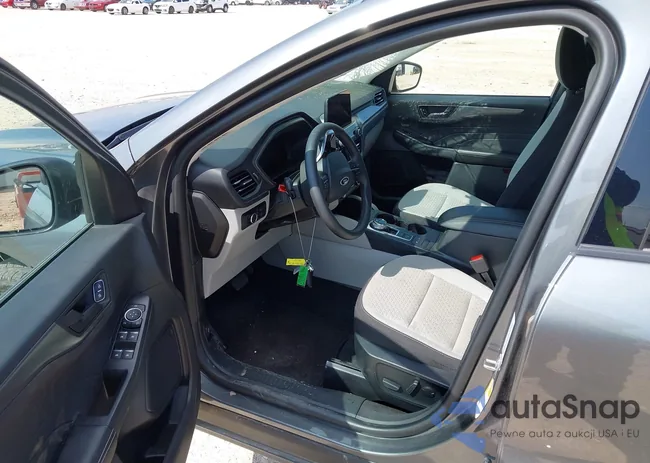 1FMCU0GN5PUA41855: 42742996