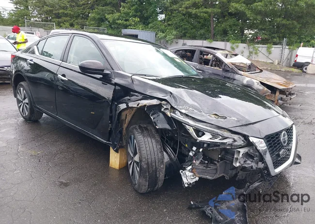 1N4BL4DV7NN391581: 42744582