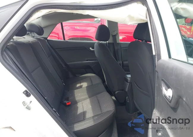 3KPA24AD8LE355484: 42744616