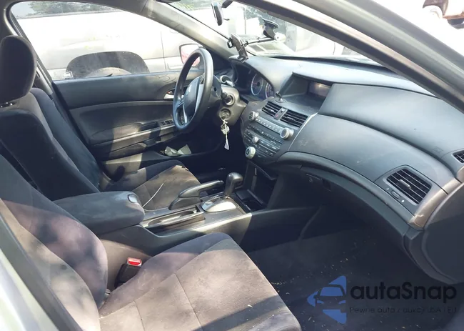 1HGCP2F39AA081504: 42744716