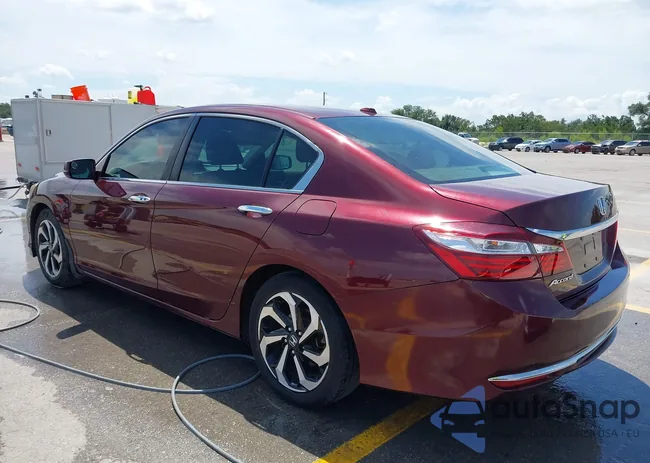 1HGCR2F92HA008337: 42743889