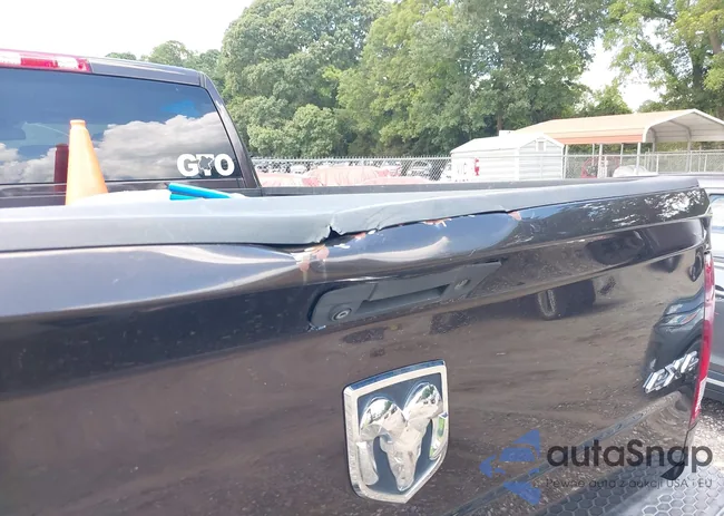 3C6UR5CL3GG330853: 42743946