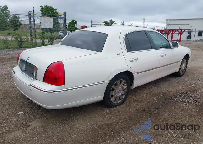 1LNHM83W63Y613621: 42743996