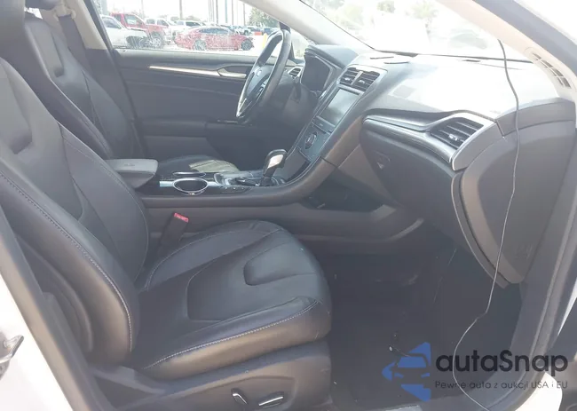 3FA6P0SU0DR239890: 42745530