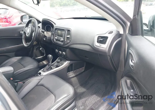 3C4NJDBB8JT339506: 42744940