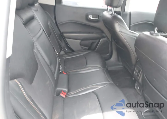 3C4NJDBB8JT339506: 42744940