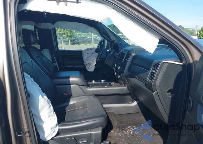 1FMJK2AT1JEA10913: 42745821