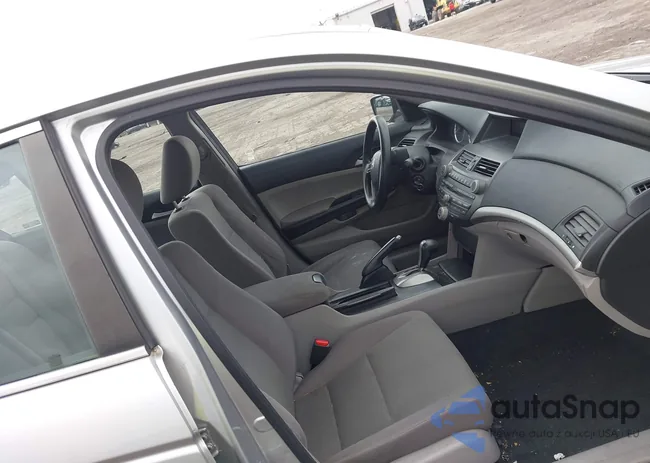 1HGCP2F31CA141228: 42745947