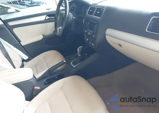 3VWLL7AJ8CM326549: 42748170