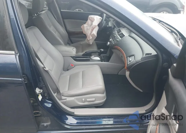 1HGCP2F8XCA119658: 42748558