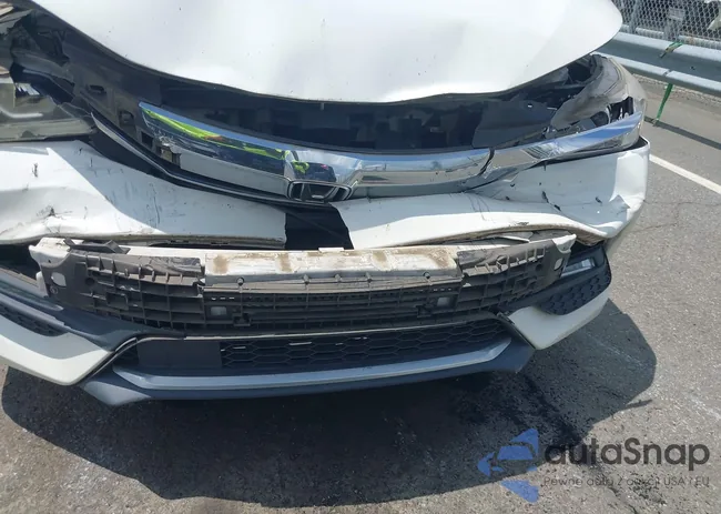 1HGCR2F03GA032842: 42748692