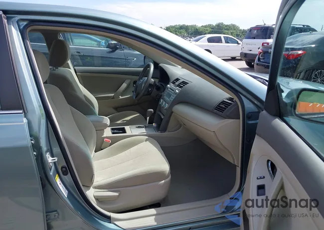 4T4BE46KX9R095040: 42747821