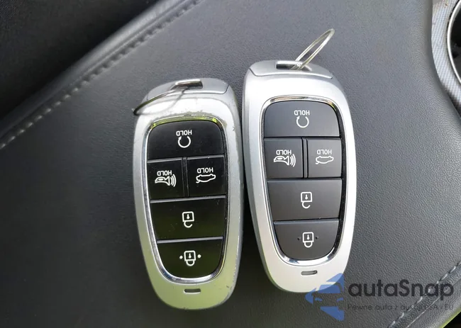 KMHL64JA5PA302166: 42747843