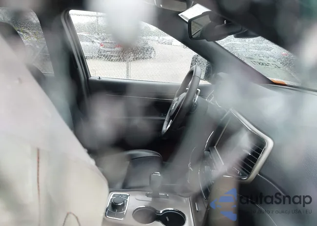 1C4RJFBGXFC858892: 42748871