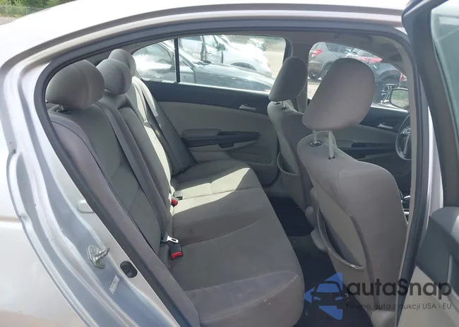 1HGCP2F30BA040468: 42748968