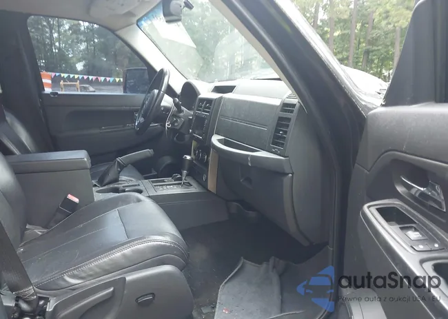 1C4PJMAK8CW162821: 42750533