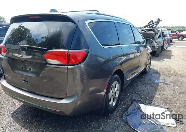 2C4RC1EGXHR771979: 42750104