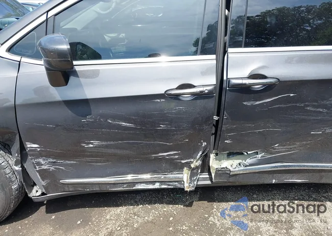 2C4RC1EGXHR771979: 42750104