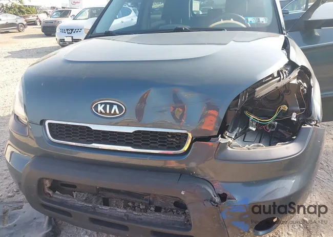 KNDJT2A2XA7071951: 42751441