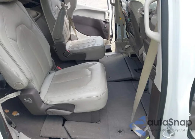 2C4RC1EGXLR136110: 42750741