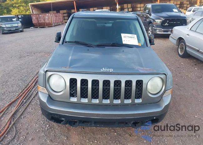 1C4NJPFA4CD683930: 42750897