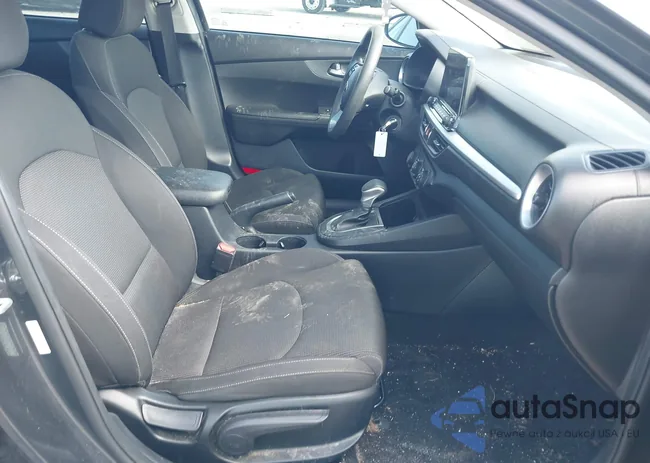 3KPF24AD5LE243330: 42752173