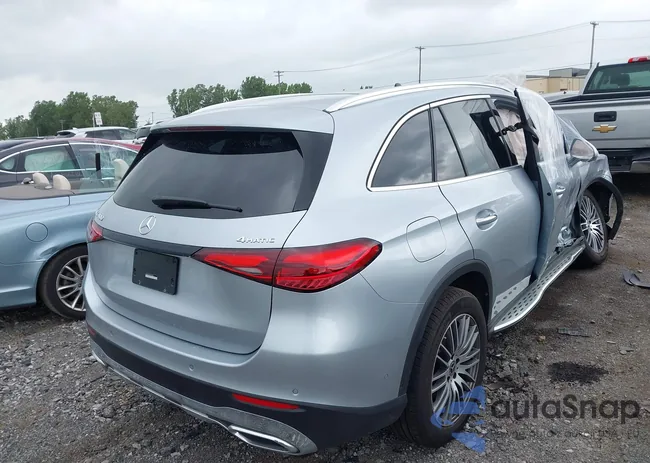 W1NKM4HB3RF223940: 42752381