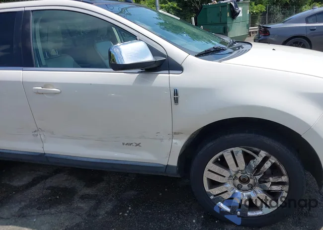 2LMDU68C08BJ17806: 42751823