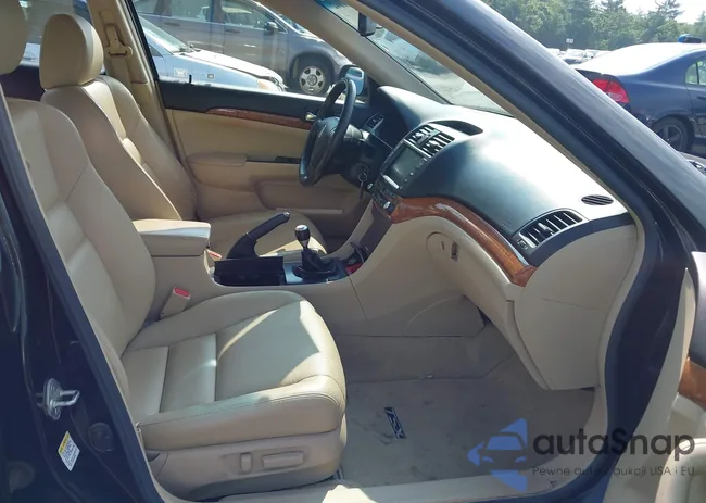 JH4CL95948C000561: 42751842